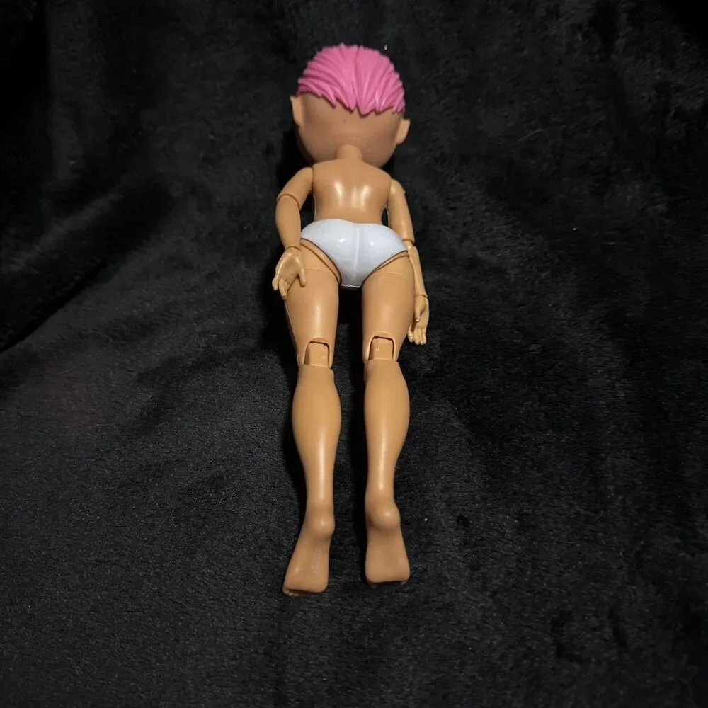 Avery Styles 2020 MGA Entertainment Rainbow High Short Pink Hair 10.5